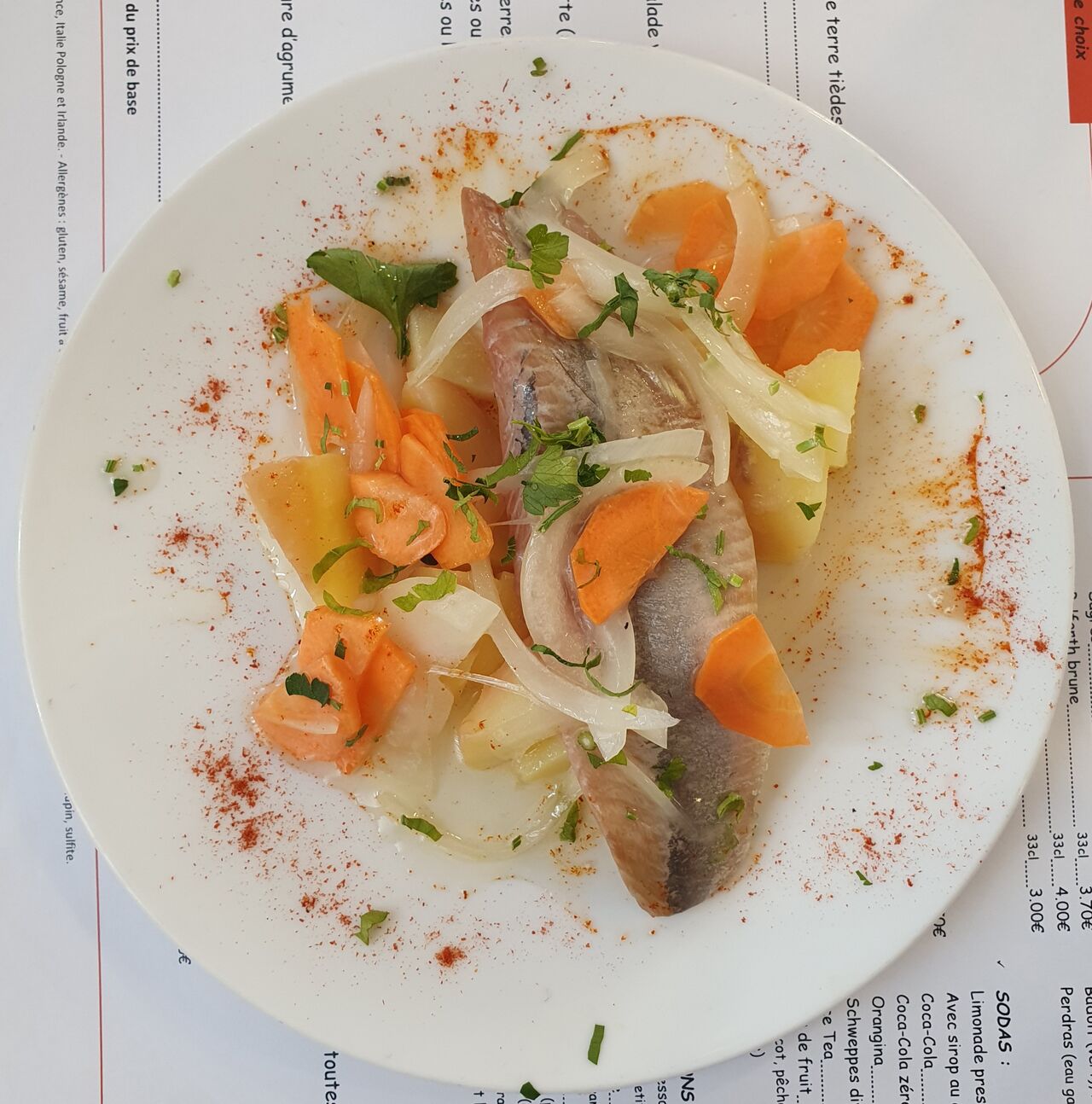 Filet de hareng et pommes de terre tièdes