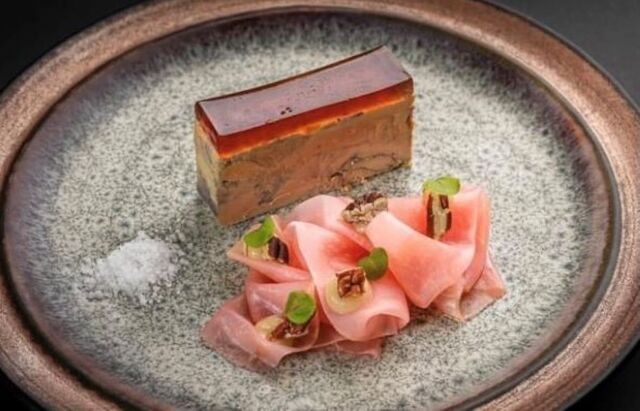 Foie gras avec son effeuillé de gingembre confit 