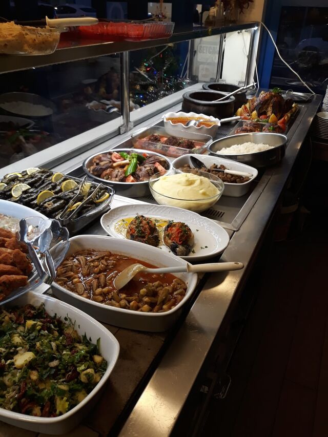 Zengin büfemiz ile hizmetinizdeyiz.