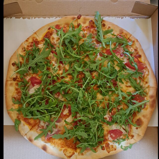 PIZZA Z RUKOLĄ