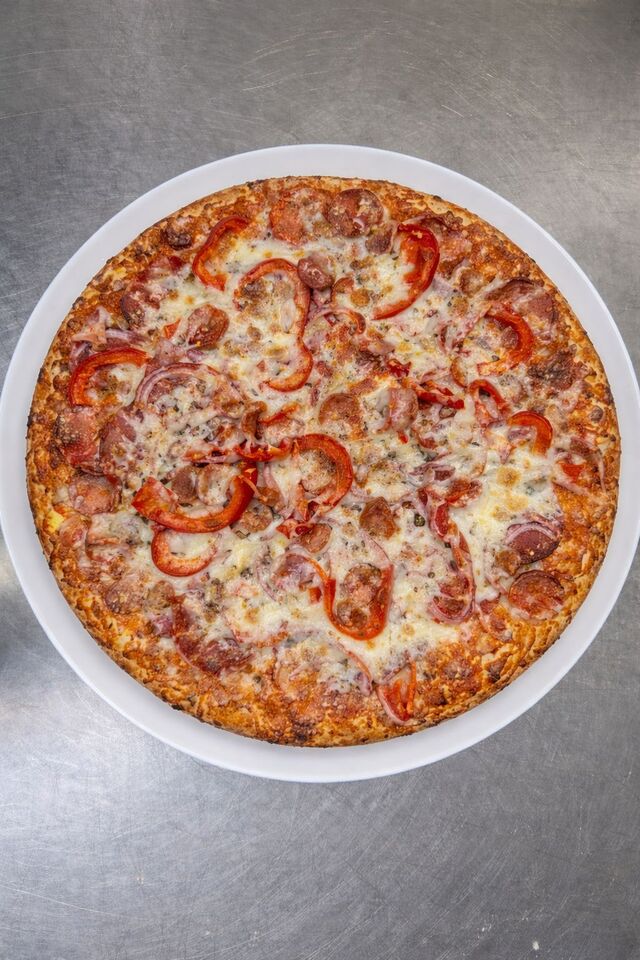 Pizza taraneasca - 40 lei