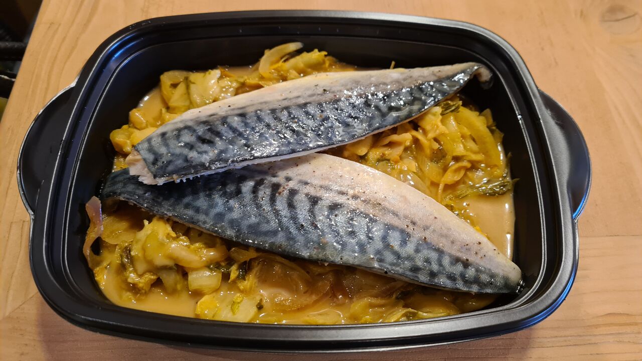 A emporter, Filets de maquereau cuit au four, compotée de choux chinois et cèleri branche