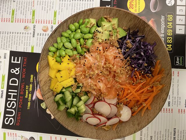 Poke bowl saumon