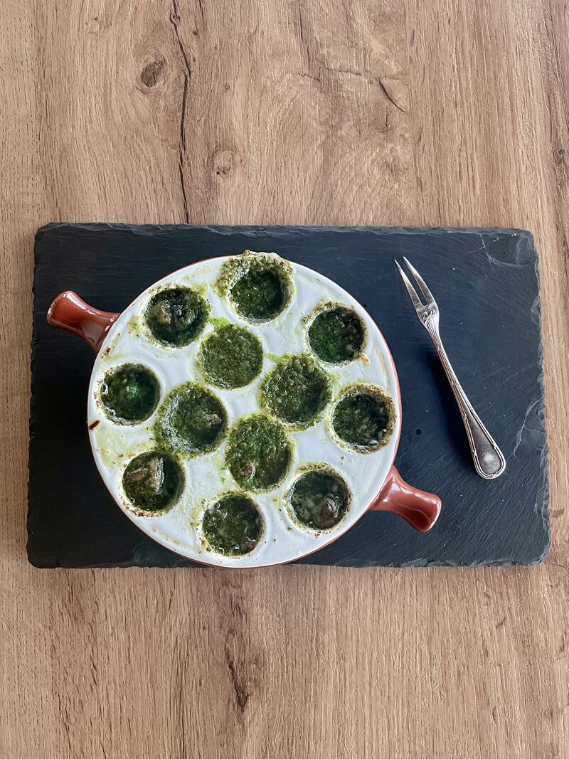 Les 12 escargots de Bourgogne au beurre persillé