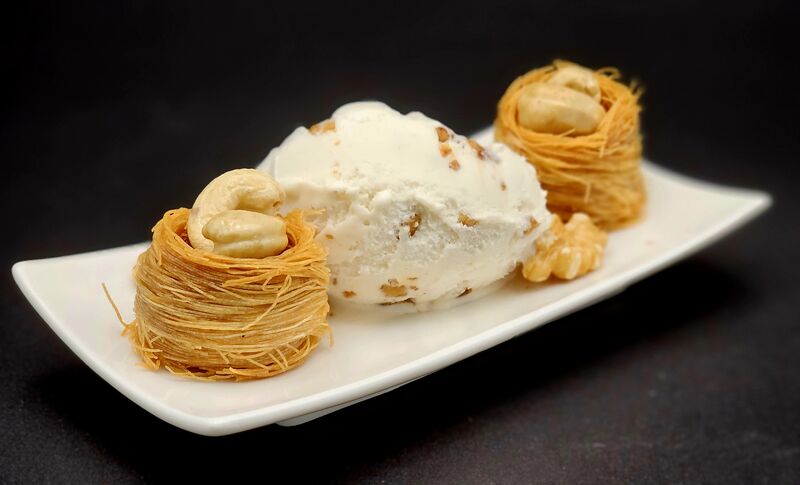 ENGELSHAAR MIT CASHEW UND WALNUßEIS