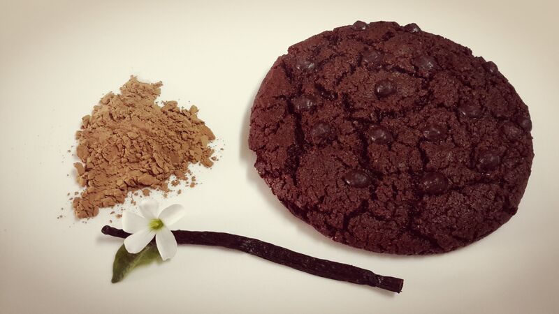 Uma deliciosa cookie com pepitas de chocolate e uma pitada de baunilha. Quantidades mínimas de encomenda: caixa de 6