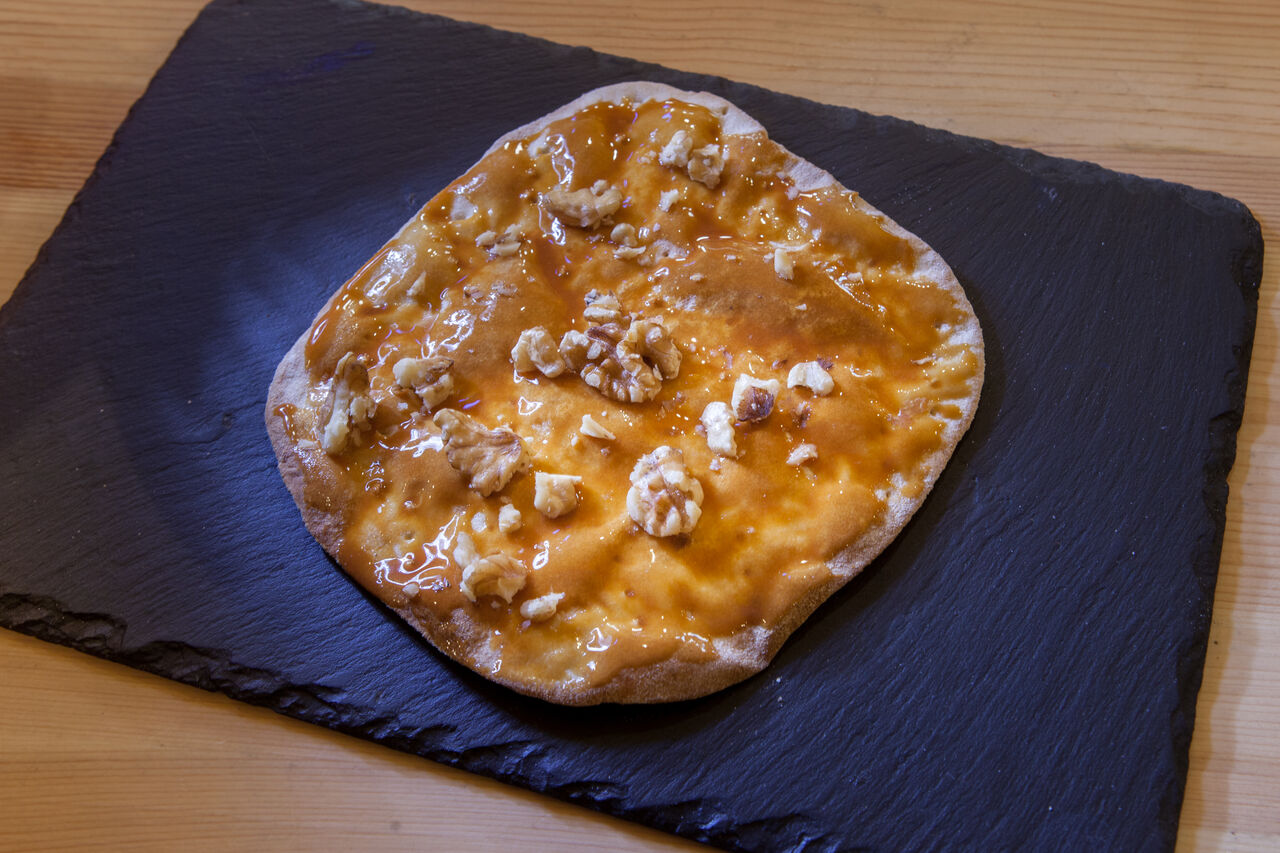 BURRITO DULCE, CAJETA, NUECES Y TEQUILA