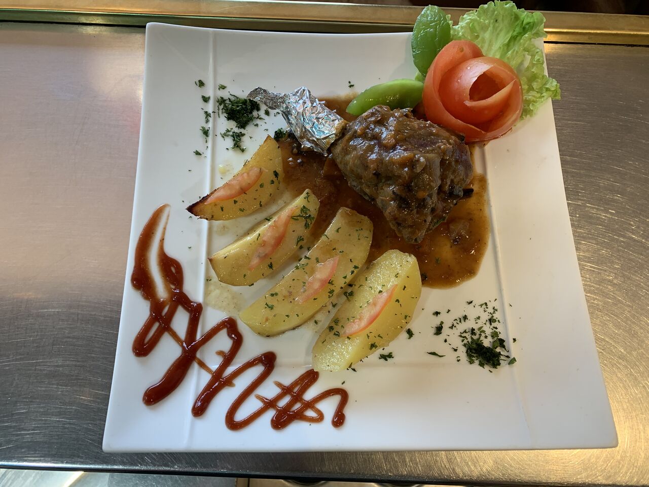 ROTI DE CHEVREUIL POMMES CHATEAU