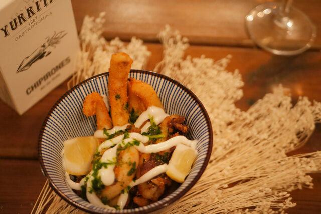 chocos (seiches frites aÏoli et persillade)