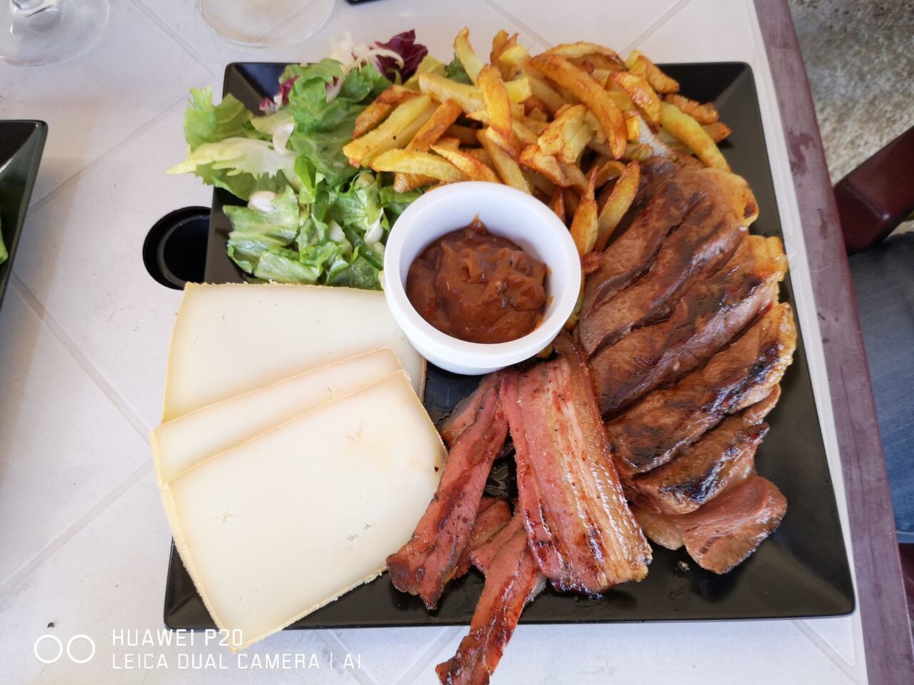 Assiette gourmande au magret de canard