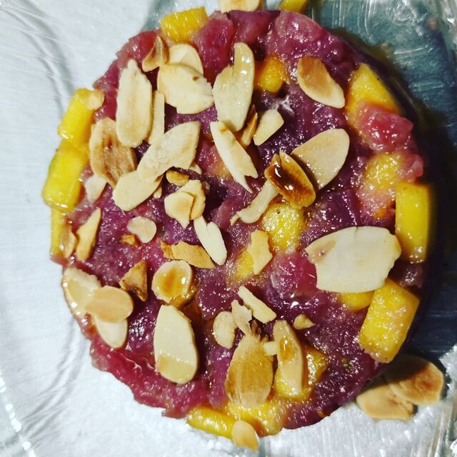 Tartara tonno mango e mandorle