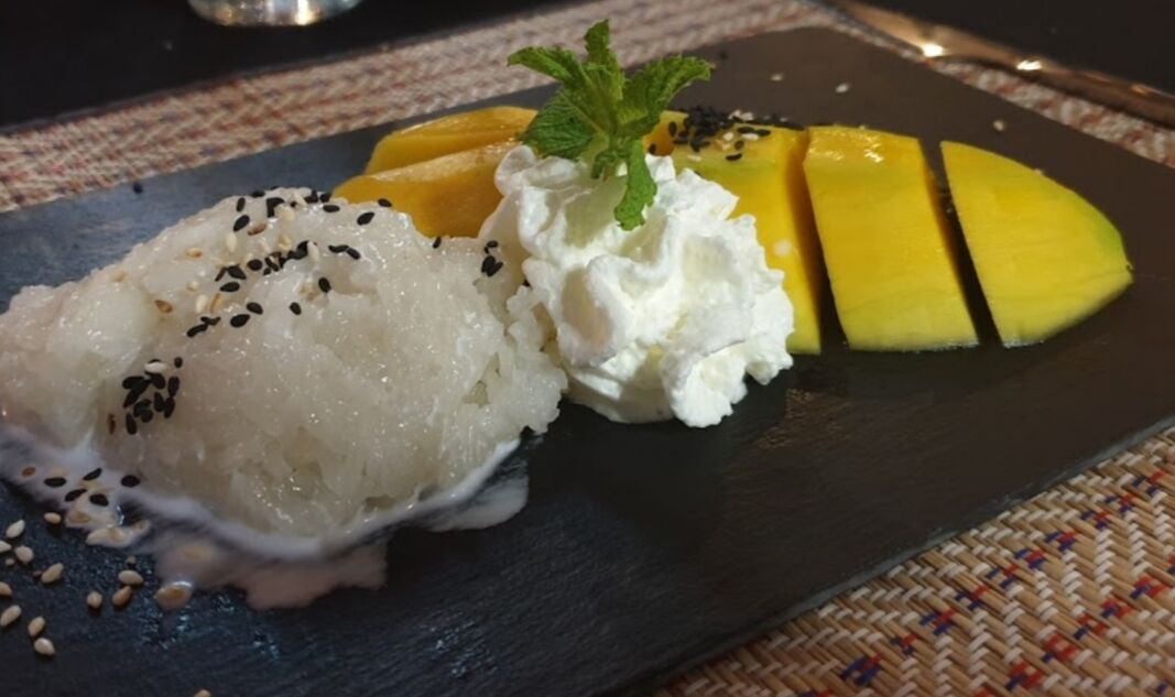 ARROZ GLUTINOSO CON MANGO