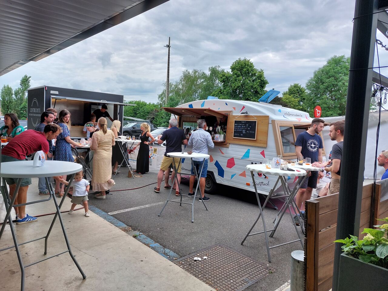 Notre foodtruck pour une touche unique lors de vos événements
Devis gratuit par email ou via Messenger 