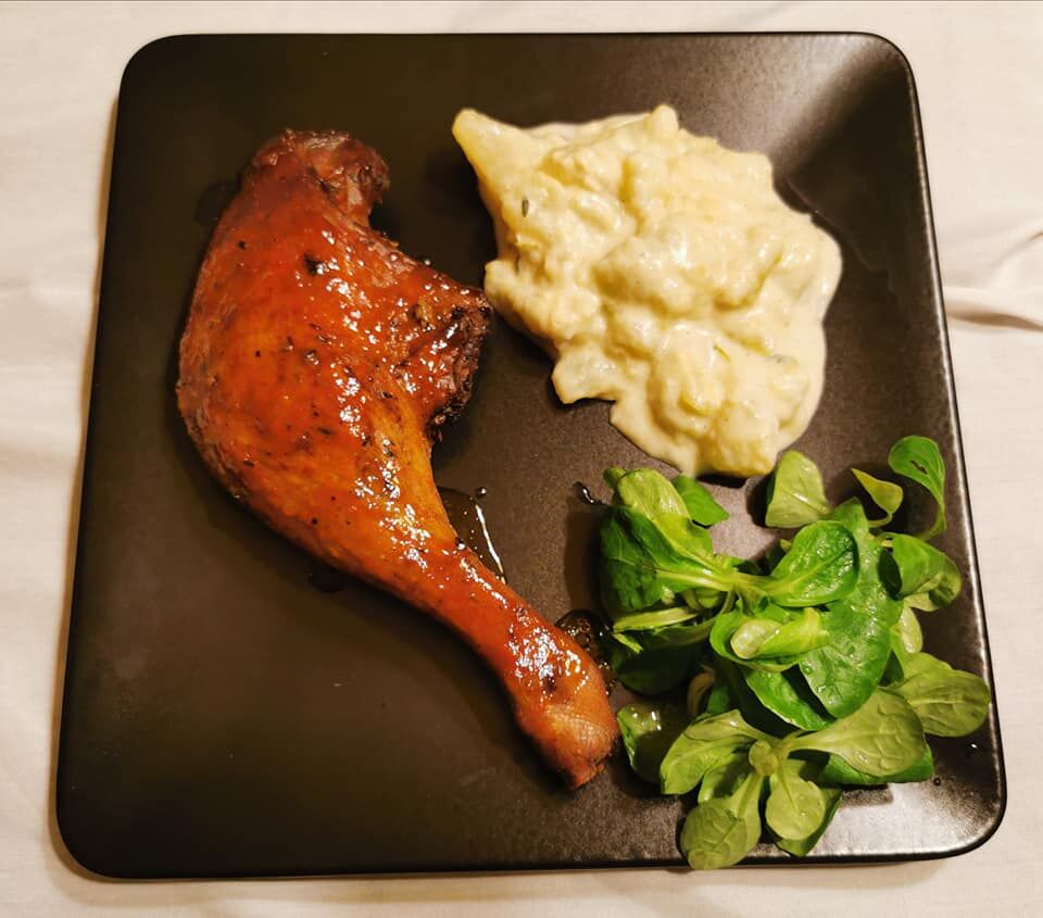 Cuisse de canard laqué et gratin de christophines