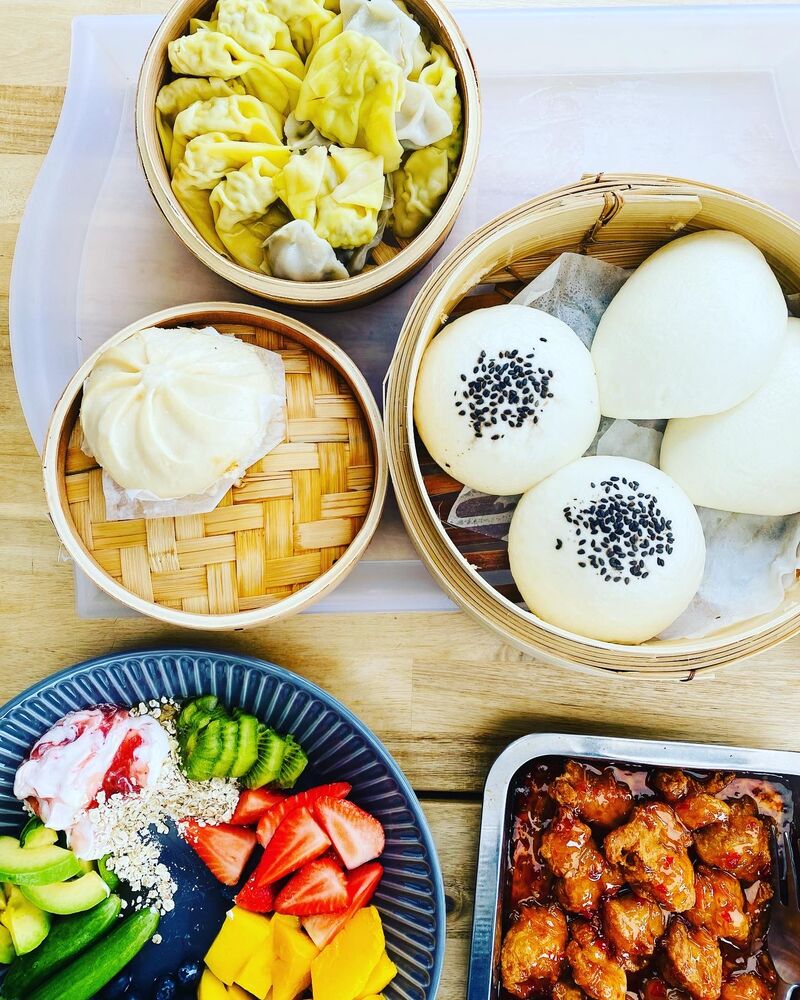 Brunch asiatique : bao, raviolis, poulet croustillant