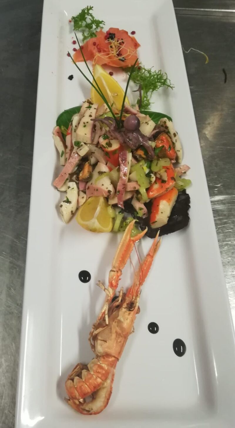 Frische Kräuter, Zitrone und... und... und … geben diesem Salat fein sommerliches Aroma.