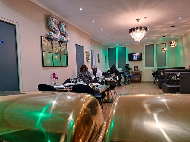 EN SALLE 1 ER ETAGES 