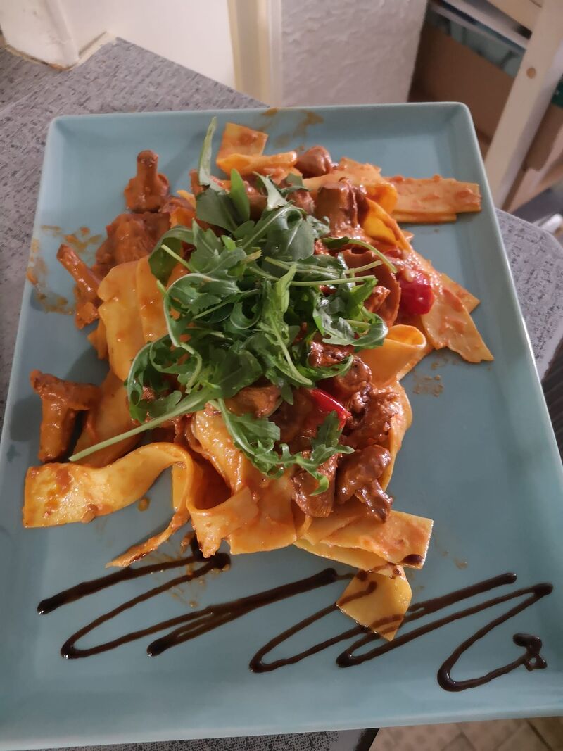 Papadelle mit frischen Pfifferlingen