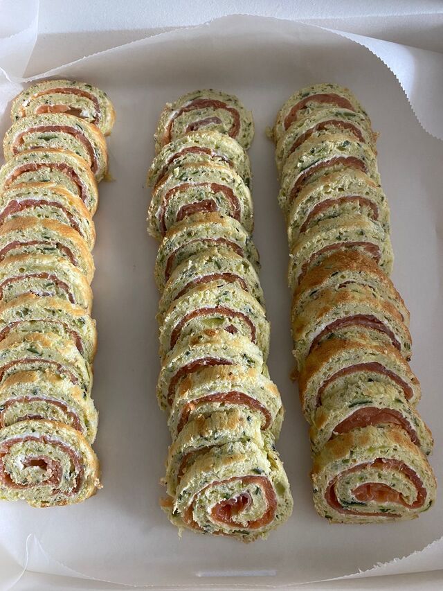 Roulés génoise courgette-chèvre frais-truite fumée -- 1,30€ pièce