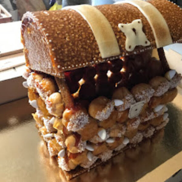 Pièce montée coffre