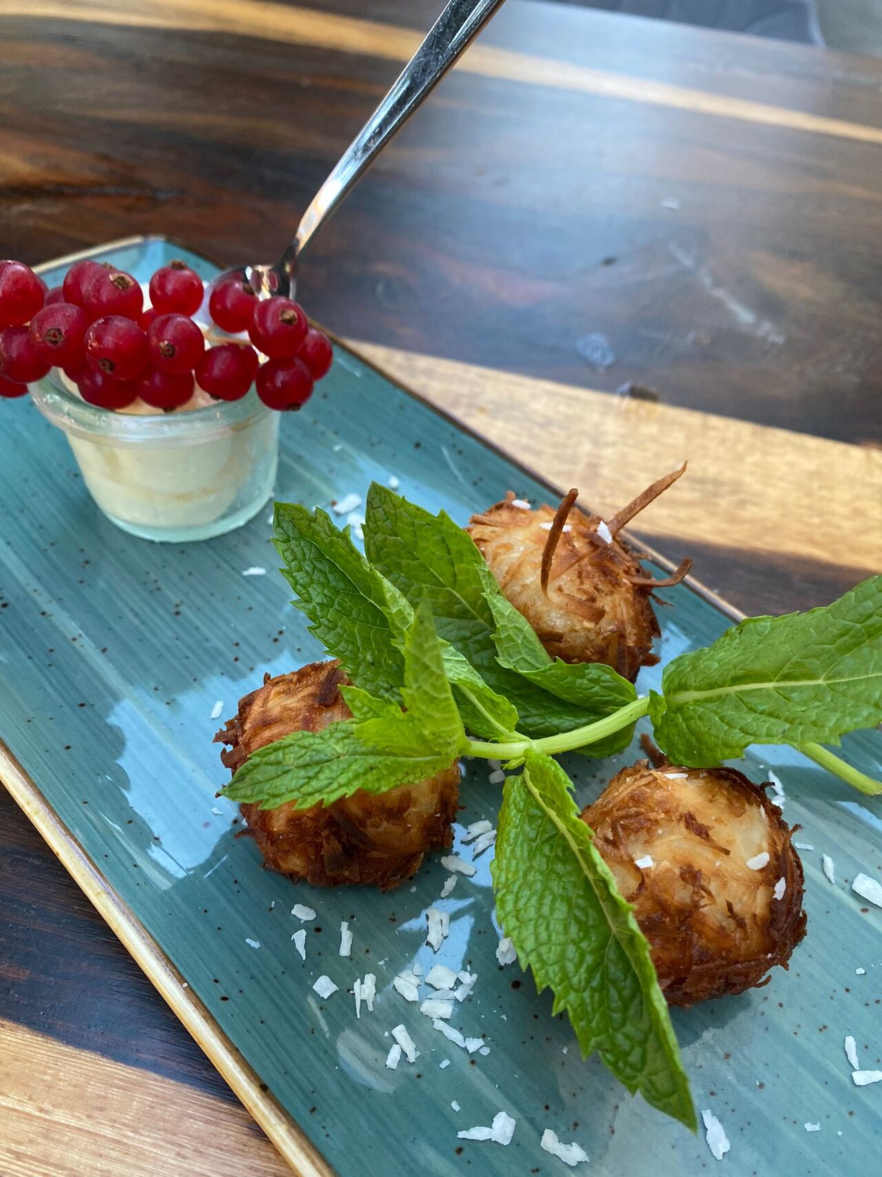 Kokosbällchen mit Vanilleeis