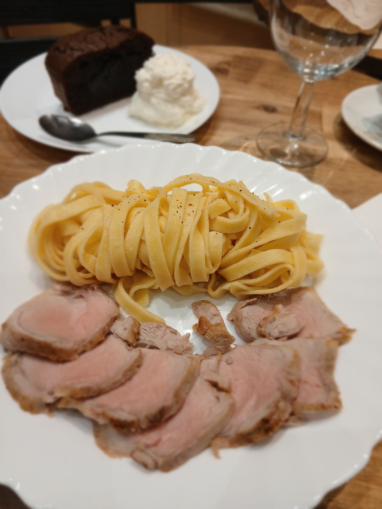 Filet mignon tagliatelles fraiches sauce laot de coco