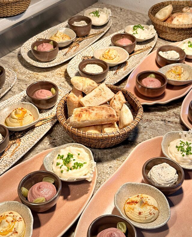 Spreadable platter with homemade bread