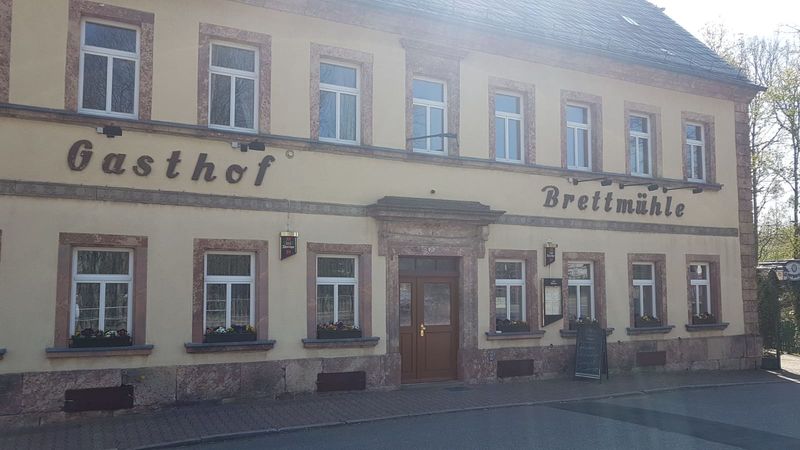 Unser kostenfreier Kundenparkplatz bietet ausreichend Parkmöglichkeiten.