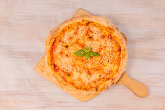 Margherita pizza (32cm)