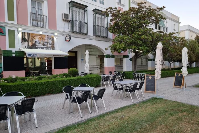 Bar Restaurante Los Soportales, bares y pubs en El Puerto de Santa María