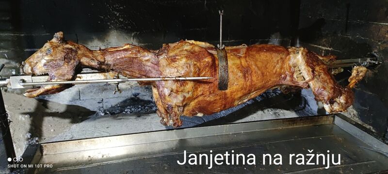 Janjetina na ražnju