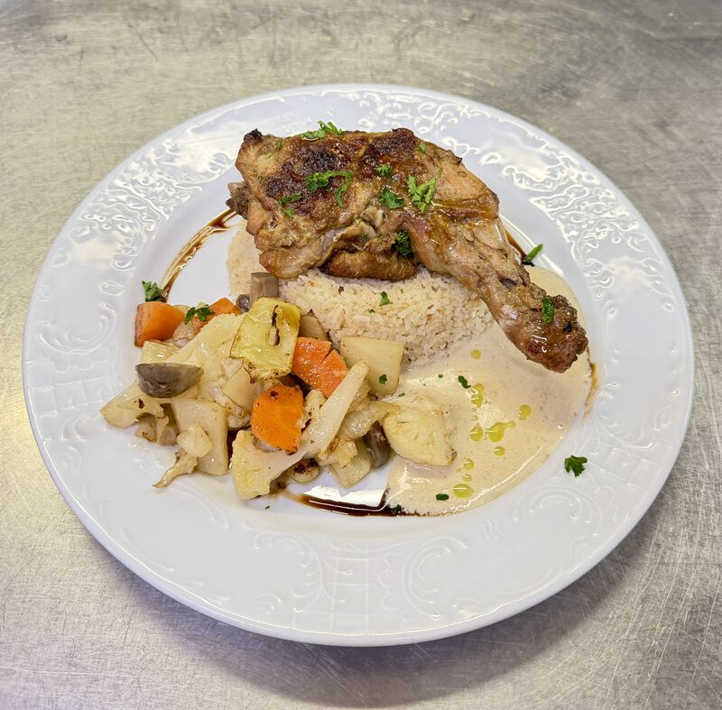 Suggestion du Chef { Poulet Biriany avec Riz pilaf et legumes de saison }