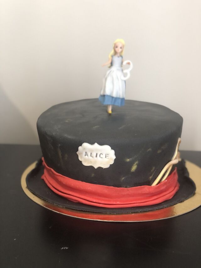 Cake design Alice aux pays des merveilles 