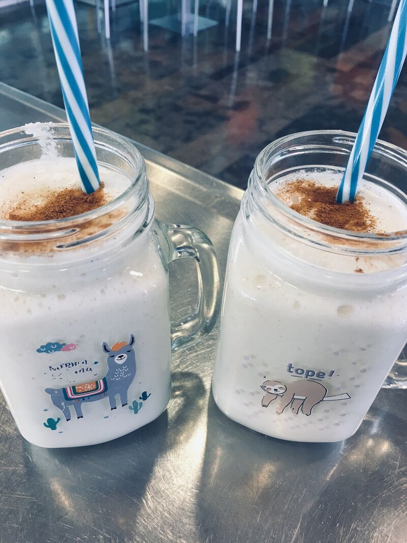 Cocada venezolana y Batidos de frutas naturales