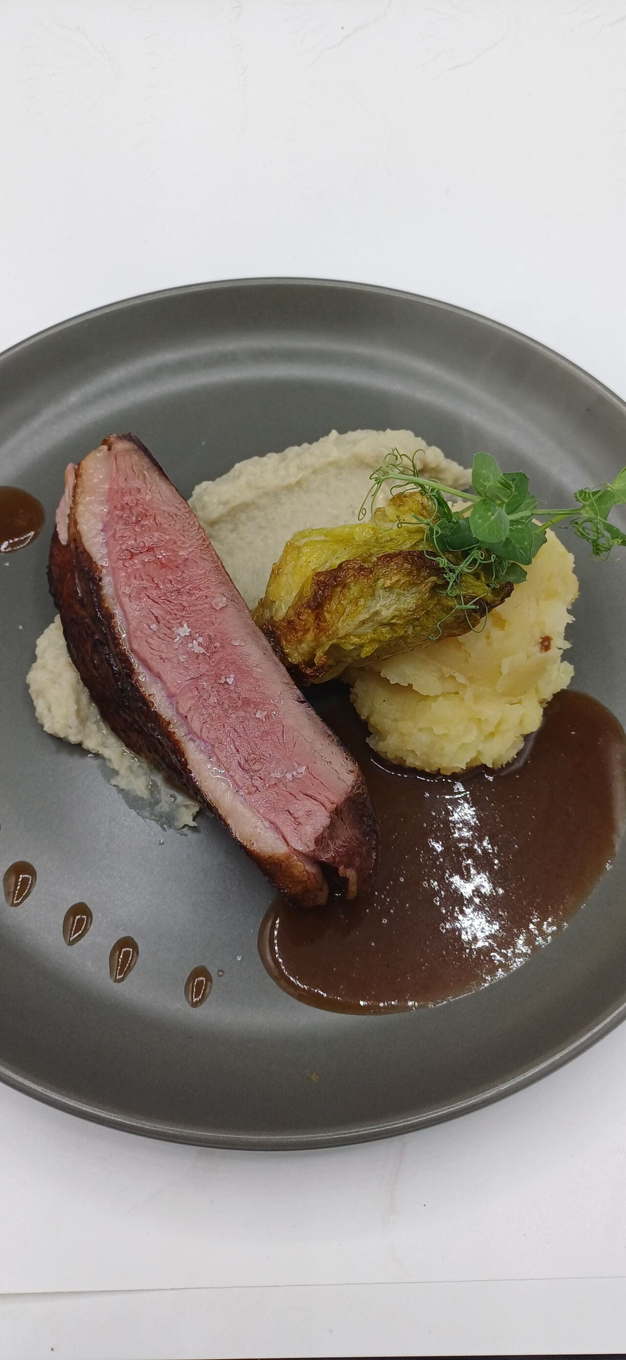 Magret de canard rôti, mousseline d'artichauts à l'huile d'argan ...