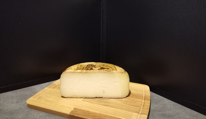 Tomme de Brebis du Pays basque (lait cru) = 35.50€ le kilo