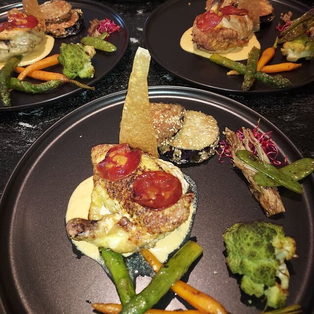 supreme de volaille sauce au chorizzo , garniture d'été