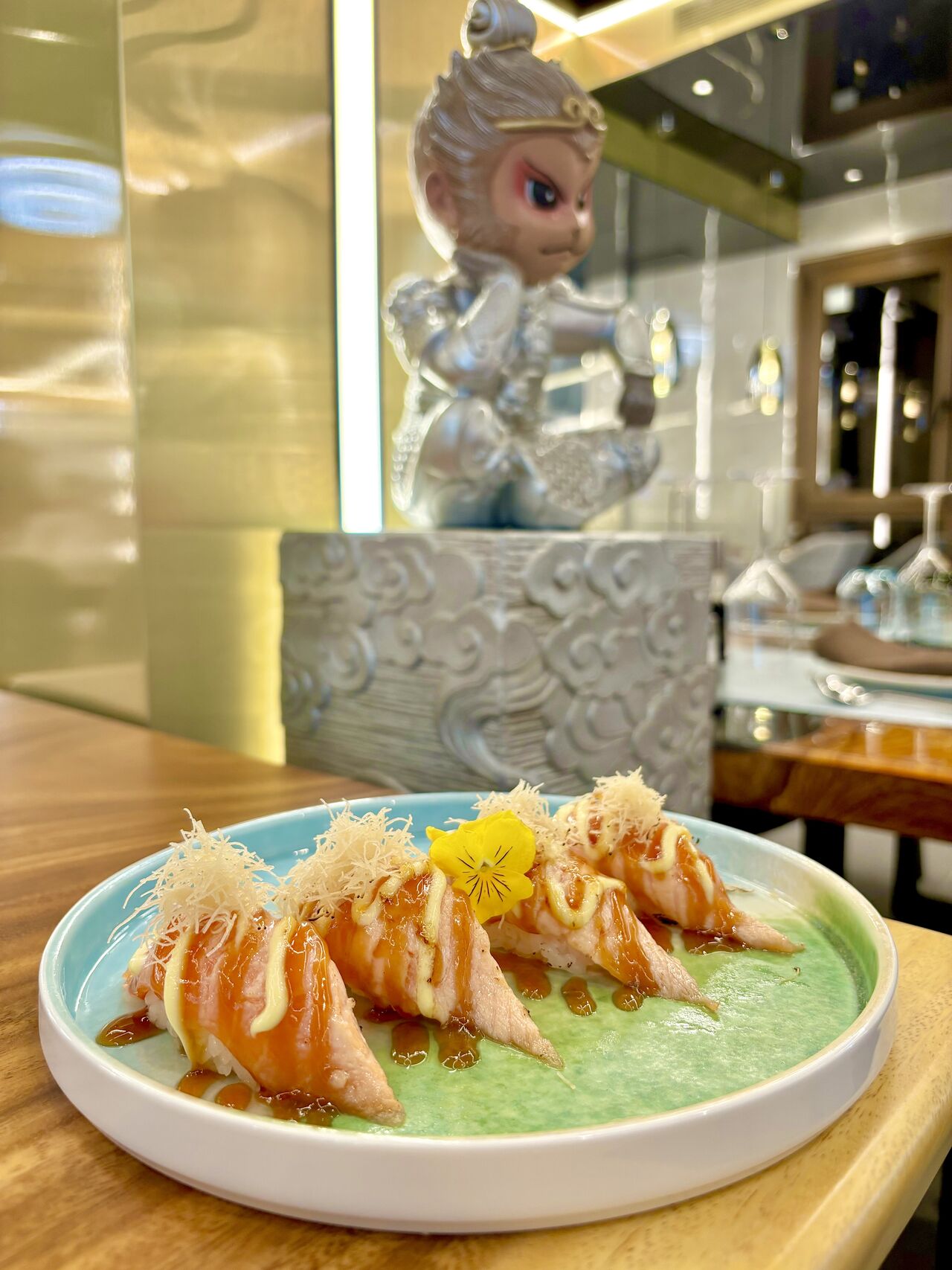 Nigiri de salmón flameado