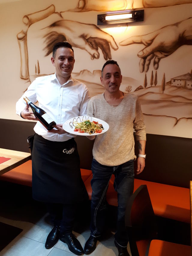 Unsere freundlichen Mitarbeiter freuen sich auf Ihren Besuch!