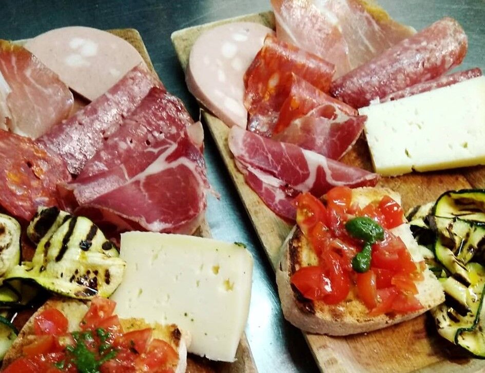 Taglieri di salumi e formaggi 