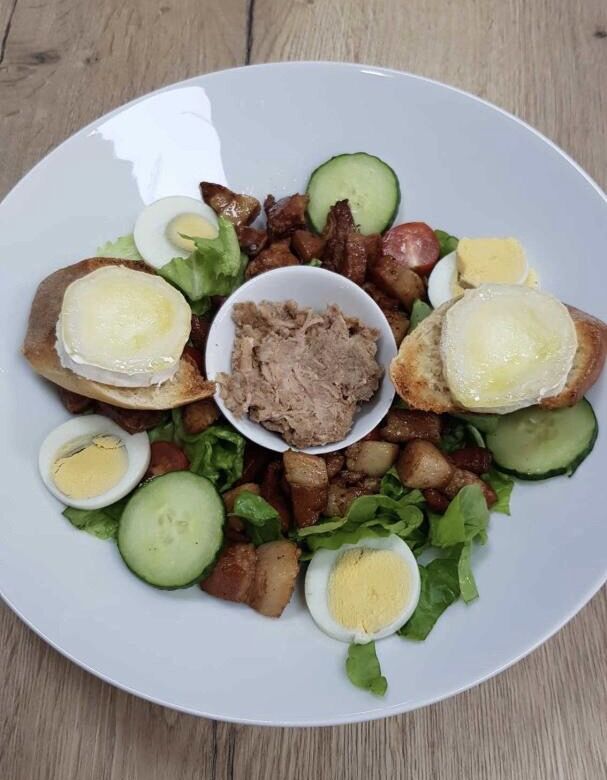 Découvrez nos délicieuses salades !
Ici : LA TOURANGELLE