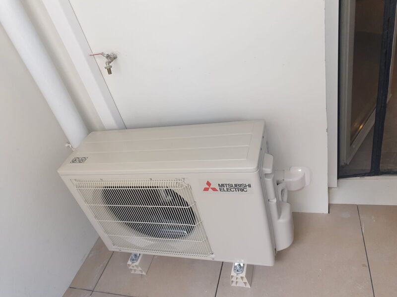 MOTEUR EXTÉRIEUR MITSUBISHI 