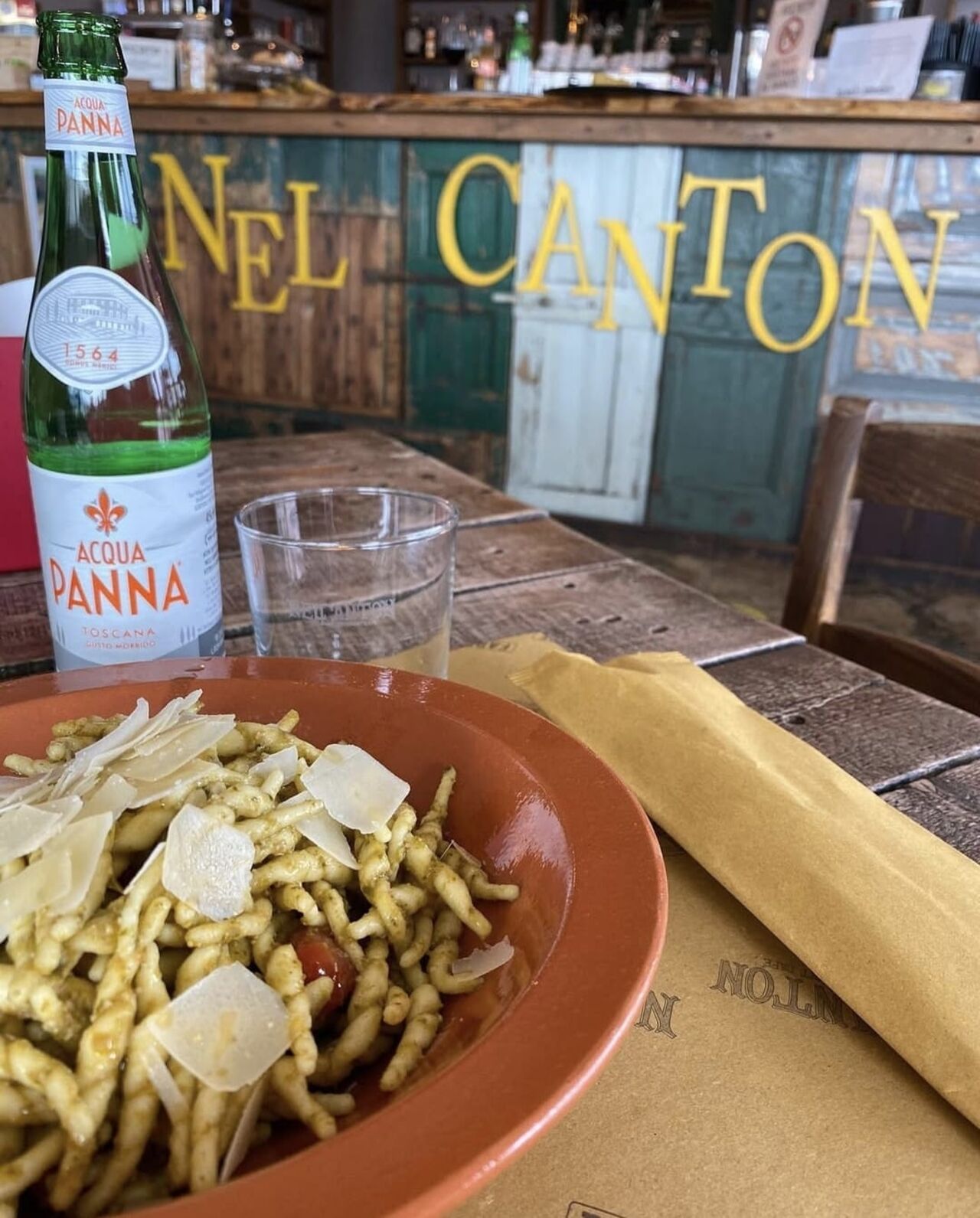 Nel Canton Different Café