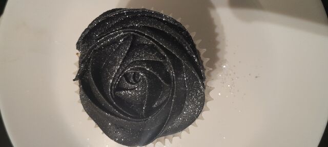 Rose noire avec paillettes argenté