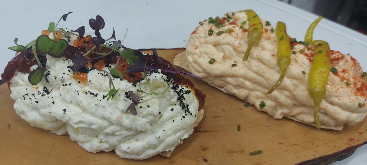 Ensaladilla Clandestina de Anguila Ahumada y Ensaladilla de Merluza y Kimchi