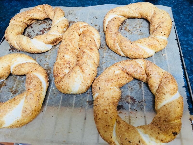 Simit (Sesamringe) täglich frisch hergestellt und gebacken 