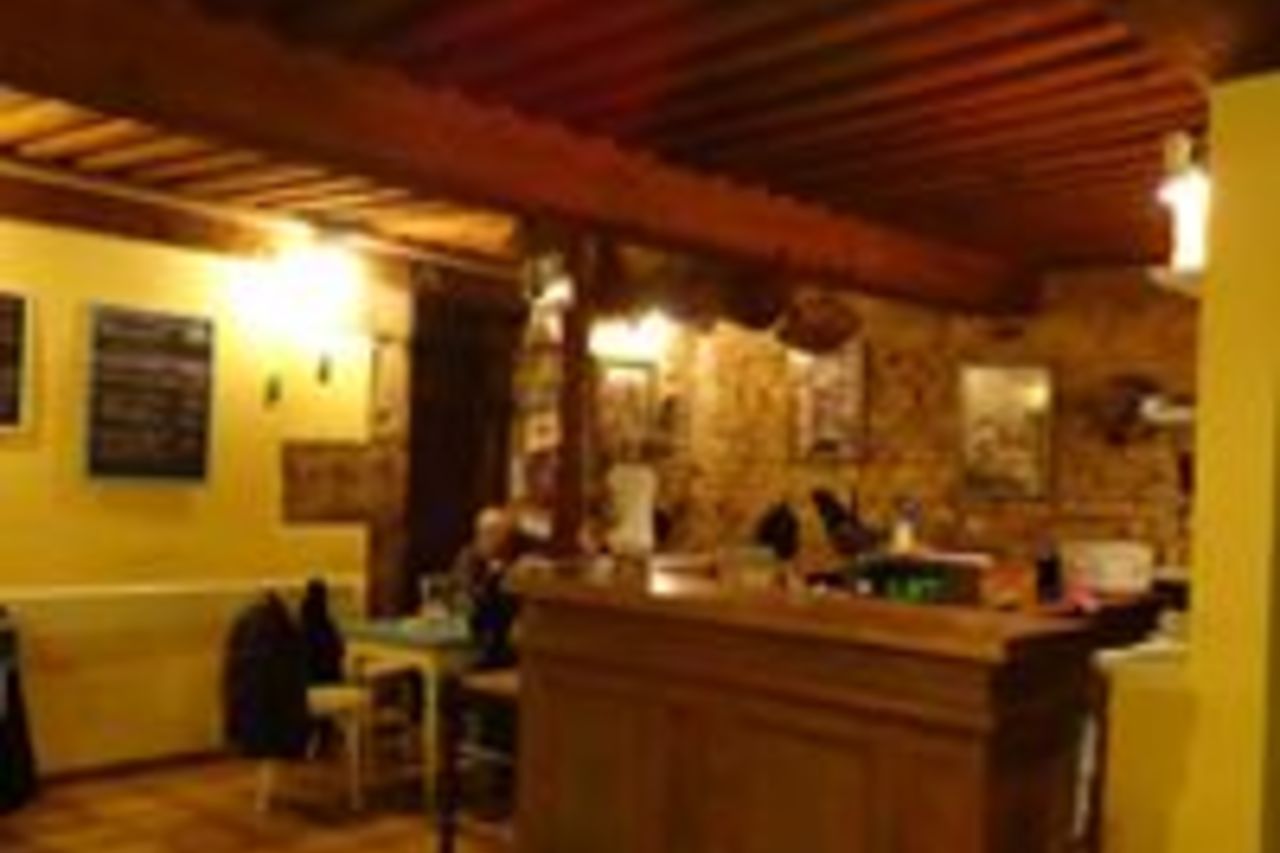 bar et restaurant, midi et soir du lundi au vendredi