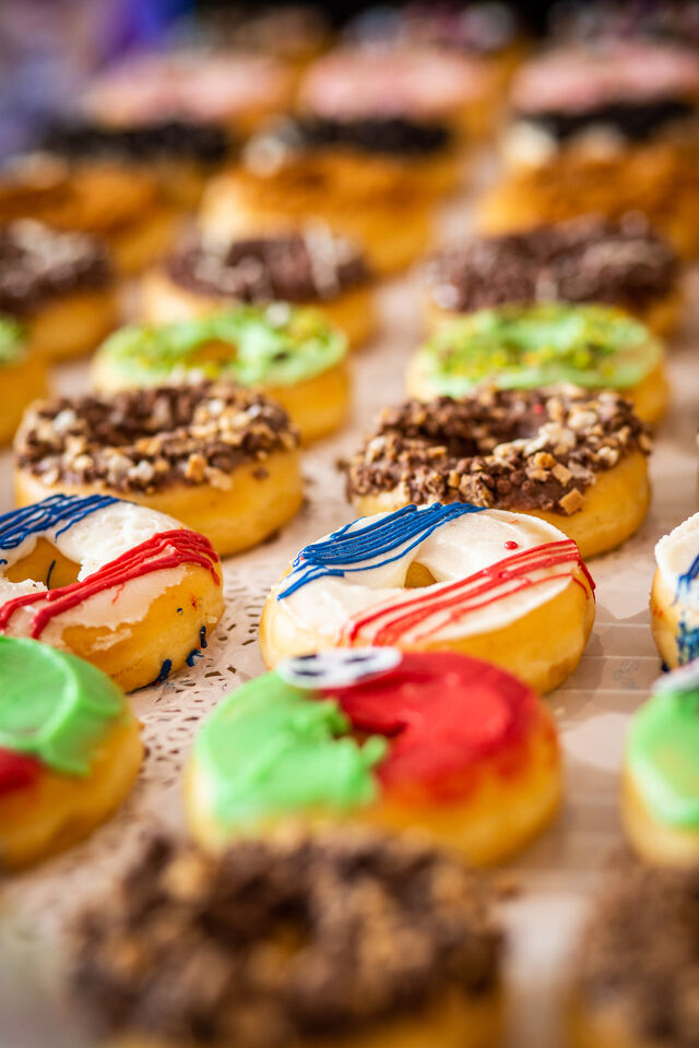 Nos famous Donuts
Tous les jours une dizaine de saveurs différentes 