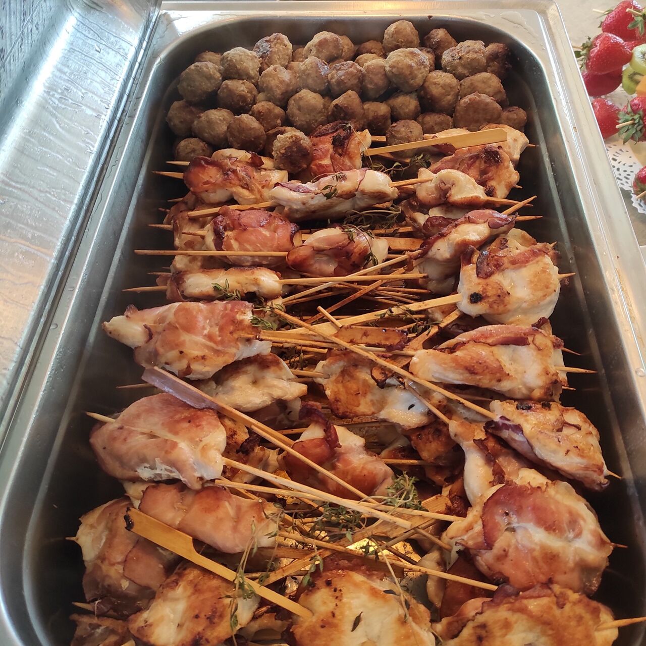 Ihre favorisierten Speisen und Getränke auch von zuhause aus genießen. Wir liefern!