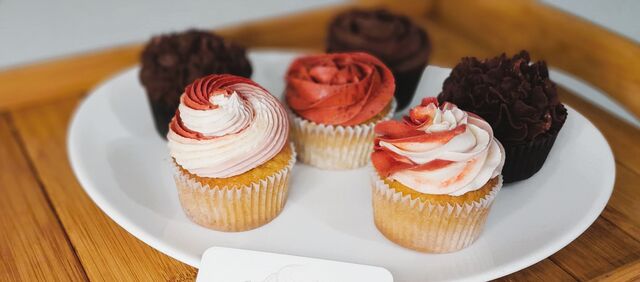 Cupcakes chocolat et vanille, glaçage couler 